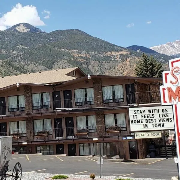 Silver Saddle Motel，位于马尼温泉的酒店