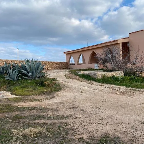 Relax e tranquillità a Cala Pisana，位于兰佩杜萨的酒店