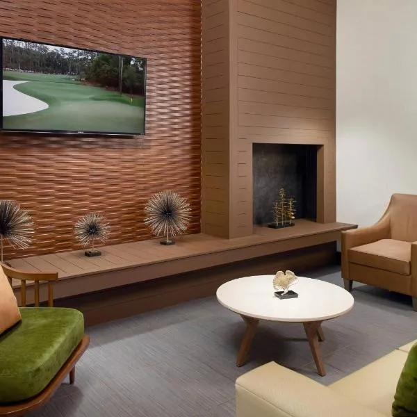 Fairfield Inn & Suites by Marriott Asheville Airport/Fletcher，位于Royal Pines的酒店