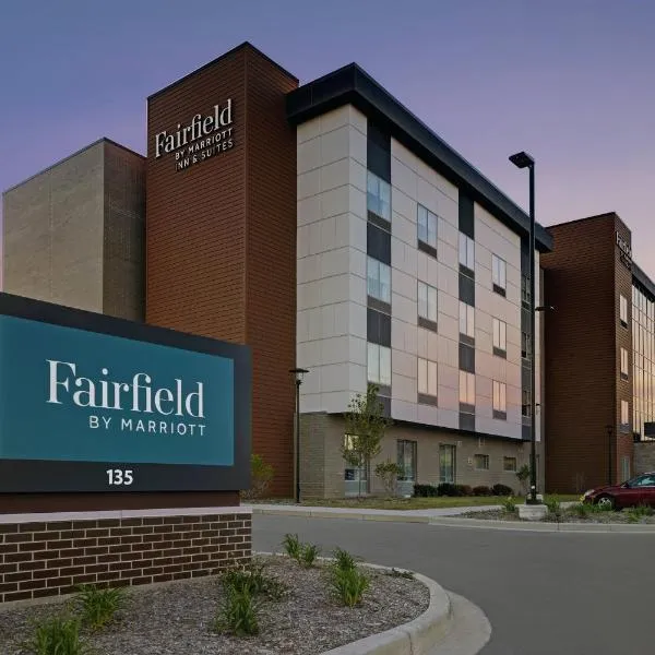 Fairfield Inn & Suites by Marriott Milwaukee Brookfield，位于布鲁克菲尔德的酒店