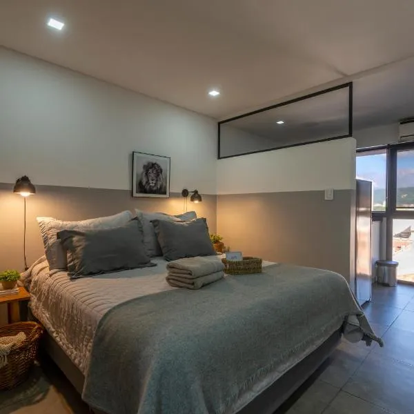 Departamento céntrico con estacionamiento gratis，位于圣萨尔瓦多德朱的酒店