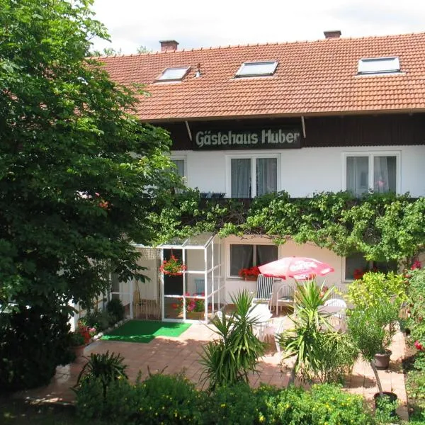 Gästehaus Huber - traditional Sixties Hostel，位于Engelsberg的酒店
