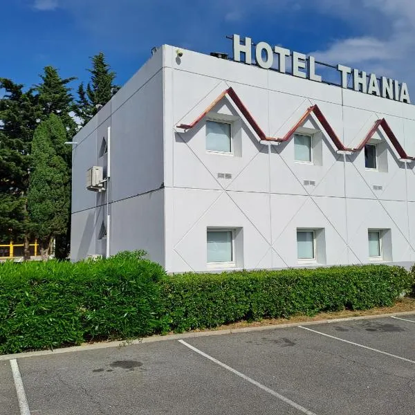 HOTEL THANIA，位于布齐盖的酒店