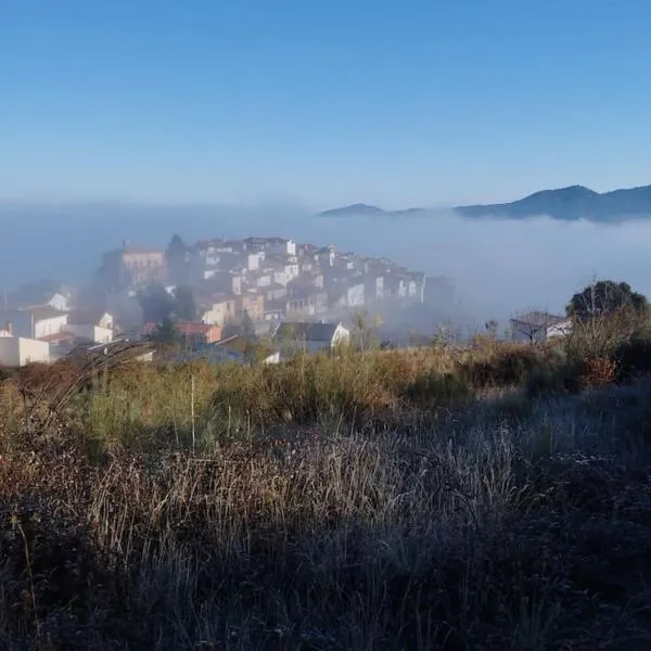 Casa Calma en Sierra de Vicort, Zaragoza，位于Almonacid de la Sierra的酒店