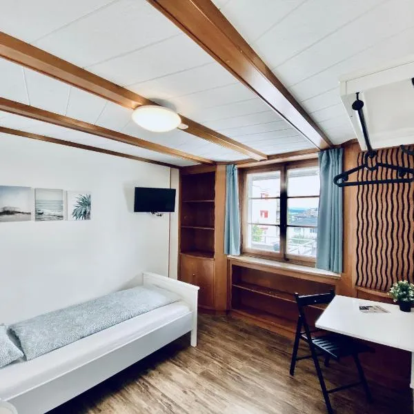 Monteurzimmer - Worker's accommodation - ZIMMERzuVERMIETEN in Flumenthal Solothurn，位于Flumenthal的酒店