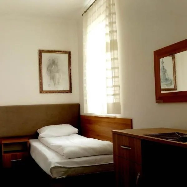 Hotel i Restauracja 13 Smaków，位于Kamienica的酒店