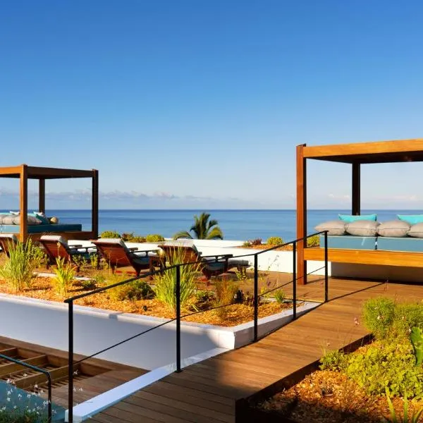 蓝色马古拉特海景酒店 - 罗莱夏朵精品酒店集团，位于埃唐萨莱莱班海滩的酒店