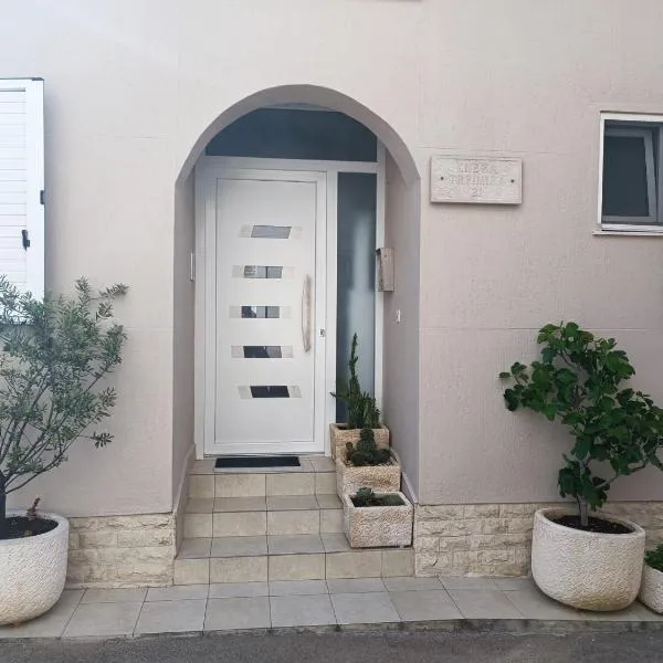 Apartments Vrime，位于比奥格勒·纳·莫鲁的酒店