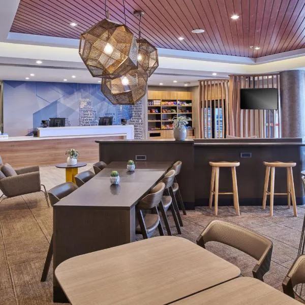 SpringHill Suites by Marriott Detroit Dearborn，位于迪尔伯恩的酒店