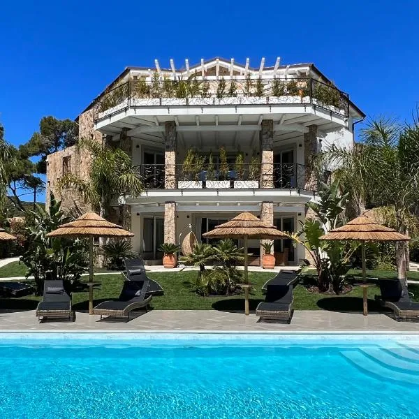 Suite Villa Aquamarina con Jacuzzi Riservata，位于皮诺港的酒店