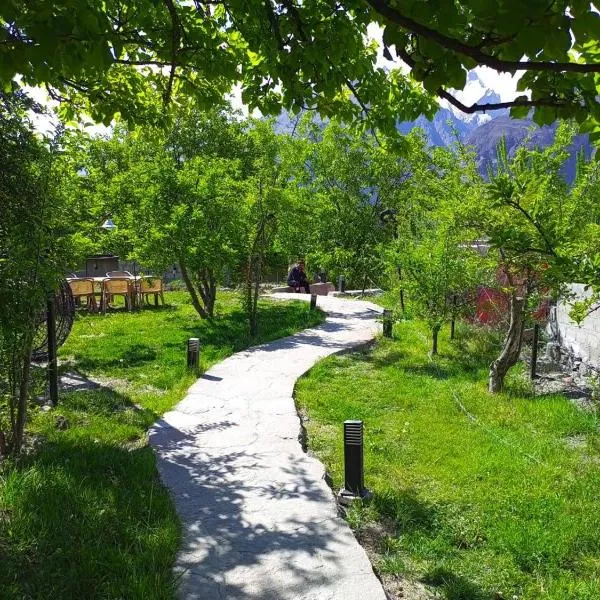 Grapes Garden Resort Hunza，位于罕萨的酒店