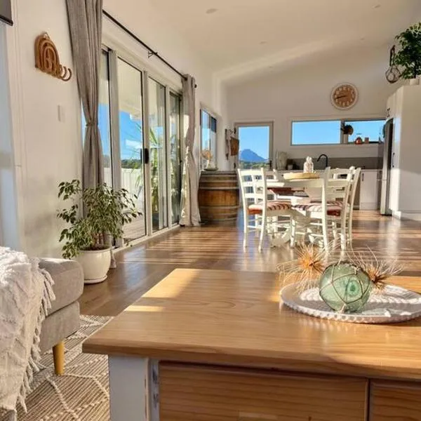 Viola - Seaside Retreat，位于科尔斯湾的酒店