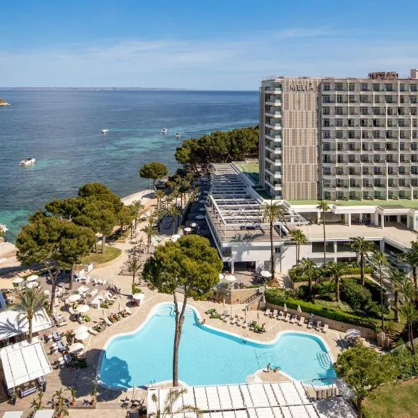 楝卡尔维亚比奇酒店，位于Sol de Mallorca的酒店