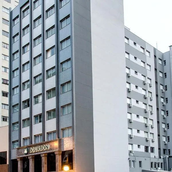 波旁隆德里纳商务酒店，位于Jataìzinho的酒店