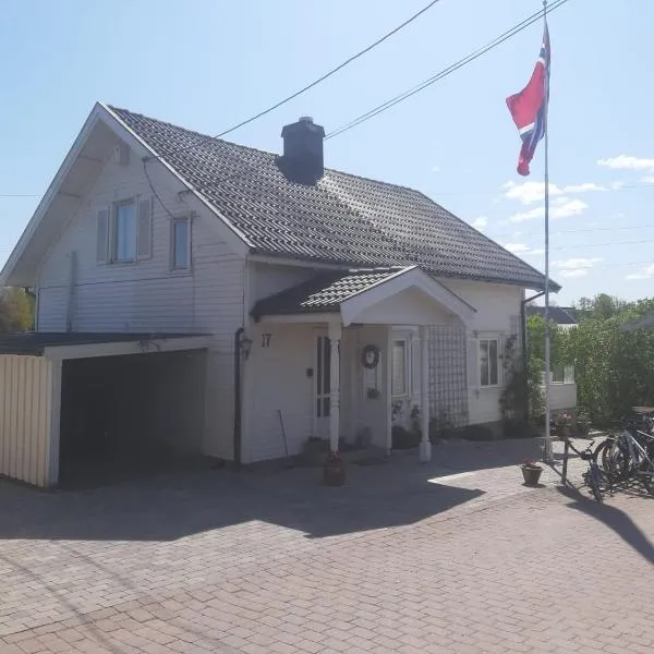 Gamle huset på landet，位于Nord Måkerøy的酒店