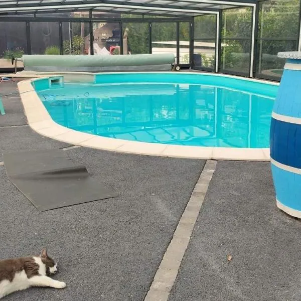 Maison piscine chauffée，位于Puybegon的酒店