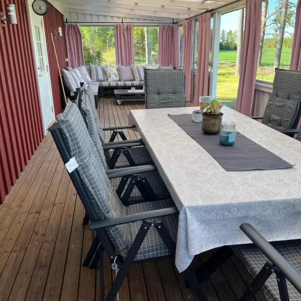 Värmlandsnäs Valdersrud Stenröse，位于赛夫勒的酒店