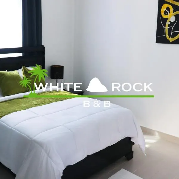 The White Rock Hotel B&B，位于博卡奇卡的酒店