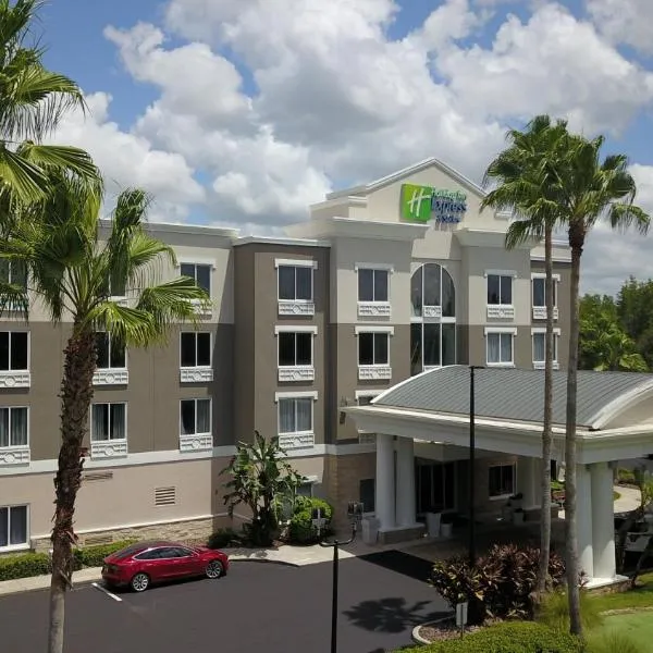 Holiday Inn Express and Suites Tampa I-75 at Bruce B. Downs, an IHG Hotel，位于兰奥莱克斯的酒店