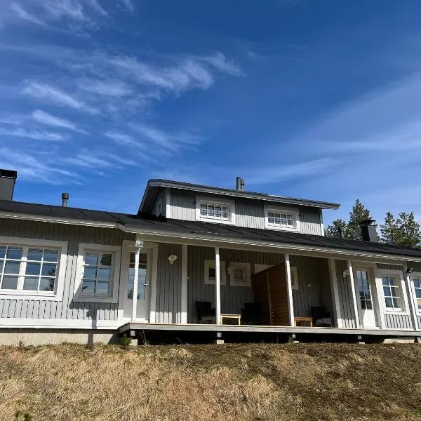 Castillo Vuorsa 3，位于萨利色尔卡的酒店