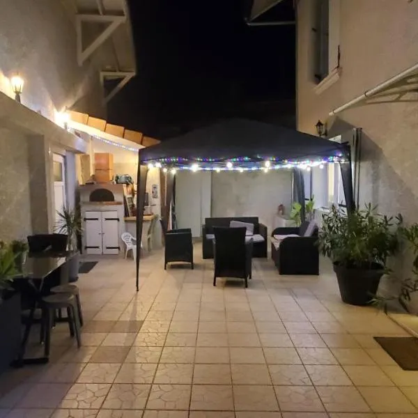 chez malo，位于Froges的酒店