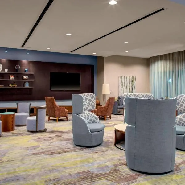 Courtyard by Marriott Atlanta Kennesaw，位于肯尼索的酒店