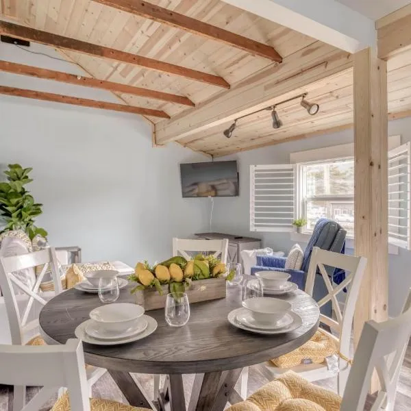 Driftwood - Meredith Lodging，位于洛克威海滩的酒店