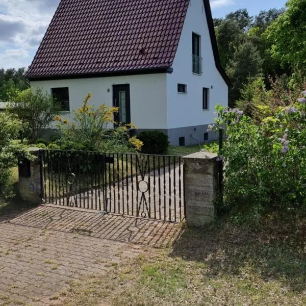 FH mit optionalem Steg und Ruderboot，位于Großzerlang的酒店