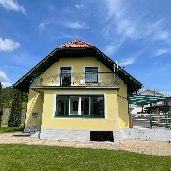 APARTMENT Schlossbergblick，位于Ruden的酒店