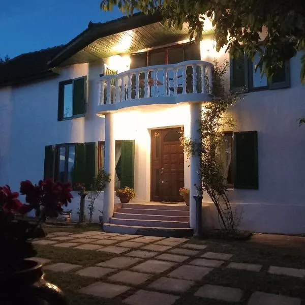 Casa Marza，位于Păuliş的酒店