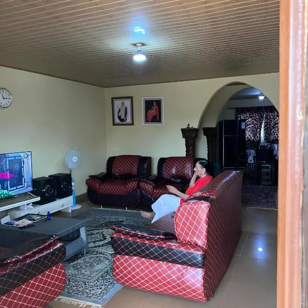 Yogi Home Stay Near Freetown Airport，位于Lungi的酒店