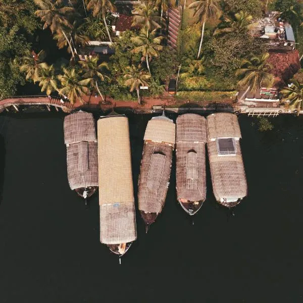 Kera Houseboats Alleppey，位于阿勒皮的酒店