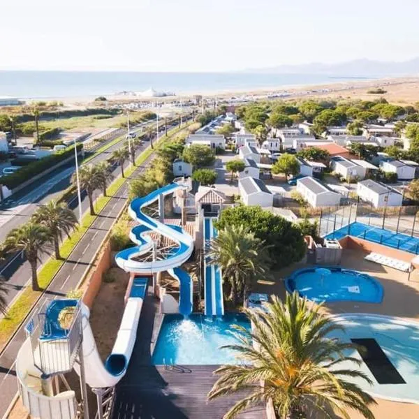 Mobil-home Le cocon FUN PASS NON INCLUS，位于鲁西隆地区卡内的酒店