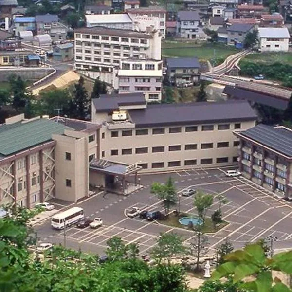 汤谷庄日式旅馆，位于鱼沼市的酒店