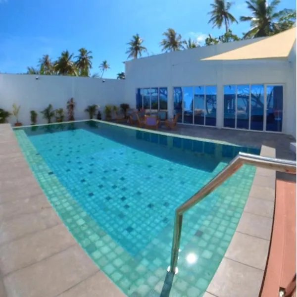 阿提里马尔代夫海滩酒店，位于Machchafushi的酒店