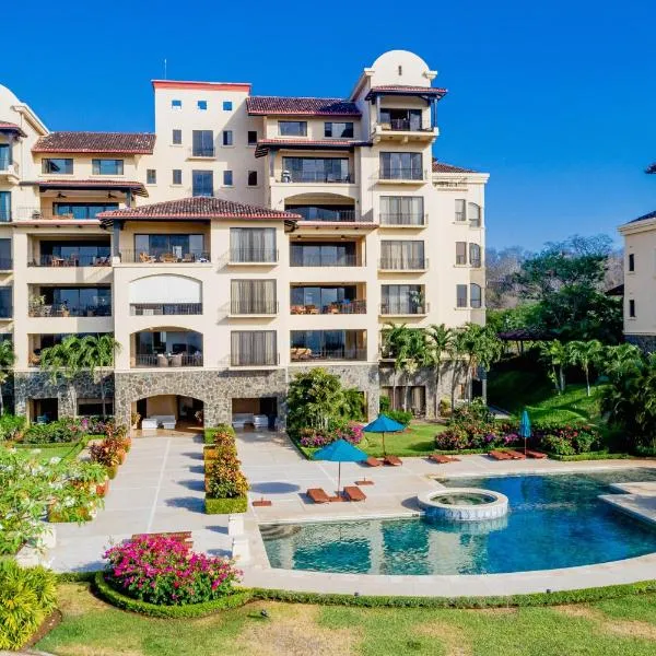Malinche 13A - Oceanview Condo At Reserva Conchal，位于普拉卡海尔的酒店