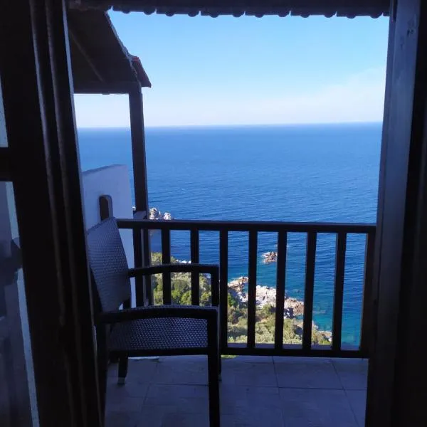 Double studio room in Mylopotamos with beautifull view，位于桑加拉达的酒店