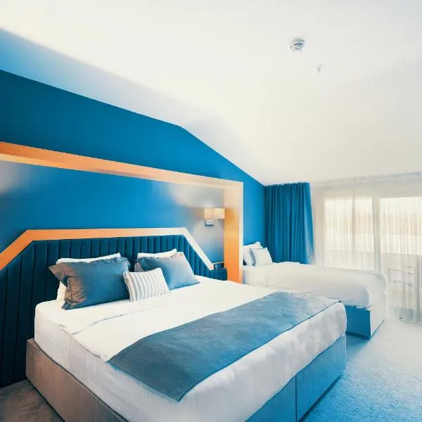 Roof 264 Hotel & Suites，位于萨卡里亚的酒店