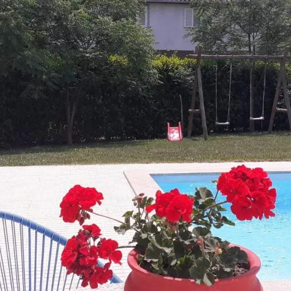 Villa Garden & Pool - Alojamentos，位于塞洛里库迪巴什图的酒店