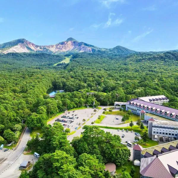 Urabandai Lake Resort Goshiki no Mori，位于北塩原村的酒店