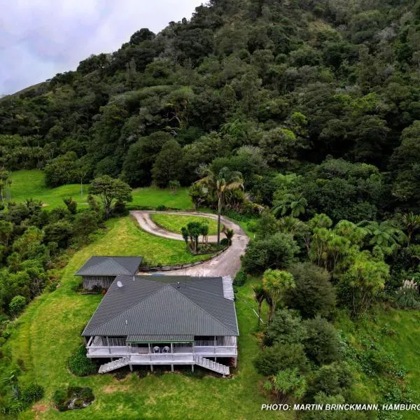 Waiotemarama Falls Lodge，位于Kohukohu的酒店