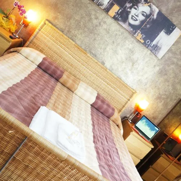 斯蒂芬妮住宿加早餐旅馆，位于蒂拉诺的酒店