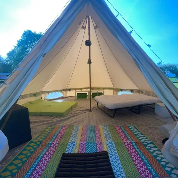 Belle Village, non electric ,Rent a bell tent, BEDDING NOT SUPPLIED，位于纳伯斯的酒店