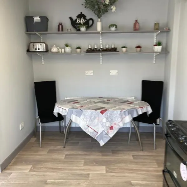 Junes cosy apartment，位于福克斯福德的酒店