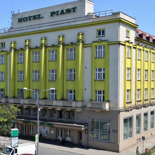 Hotel Piast，位于捷克捷欣的酒店