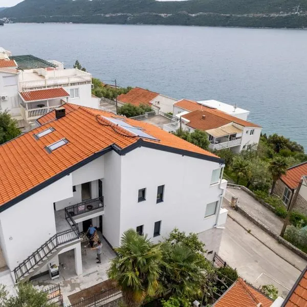 Villa Emina sa privatnim parkingom，位于内乌姆的酒店