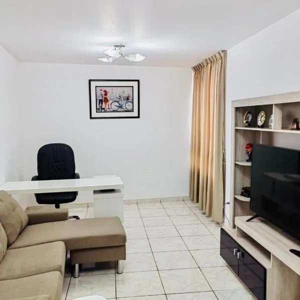 Apartamento en el Centro de Trujillo - Primer Piso，位于Trujillo的酒店