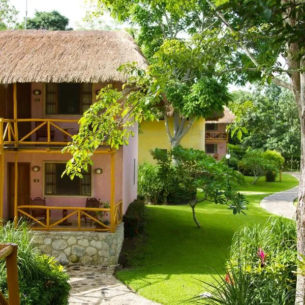 chicanna ecovillage resort，位于Zoh-Laguna的酒店