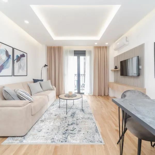 Salus Hill Condo，位于布德瓦的酒店