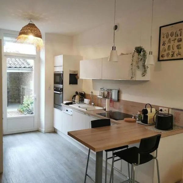 Agréable maison de ville, de 1 à 6 personnes, à 5 min à pied du centre ville de Cognac，位于科涅克的酒店